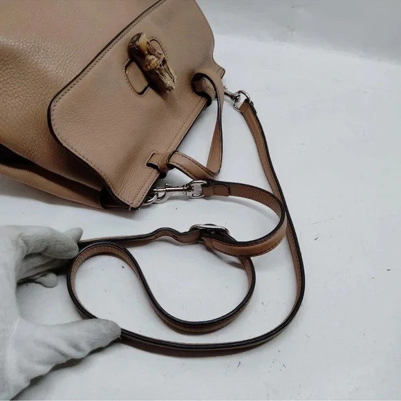 GUCCI Bamboo Turn-Lock Beige Leather Top Handle Front Flap Closure Shoulder Bag - Picture 4 of 9
